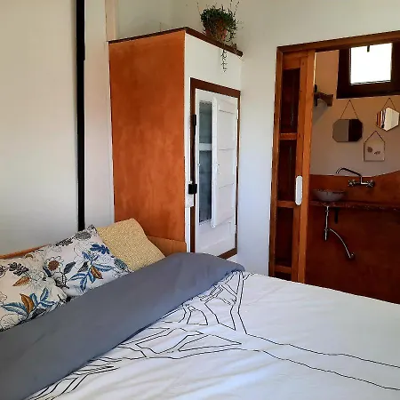 Alpujarra Guesthouse, Remote Off-grid Mountain Bed and breakfast *