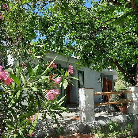 Alpujarra Guesthouse, Remote Off-grid Mountain Bed and breakfast